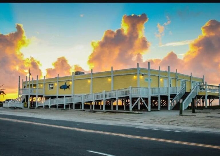 Coots Bar & Grill