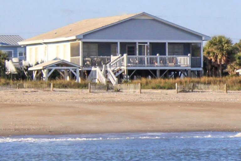 Oceanfront beach house with a screened porch on Edisto Beach